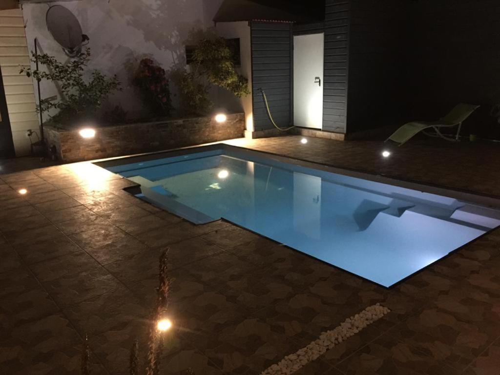Nicole Residence Avec Piscine Chauffee & Jacuzzi سانت أندريه المظهر الخارجي الصورة