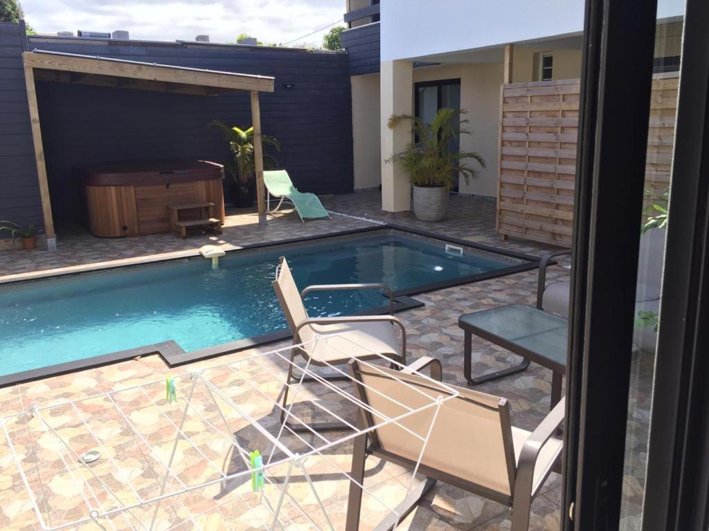 Nicole Residence Avec Piscine Chauffee & Jacuzzi سانت أندريه المظهر الخارجي الصورة