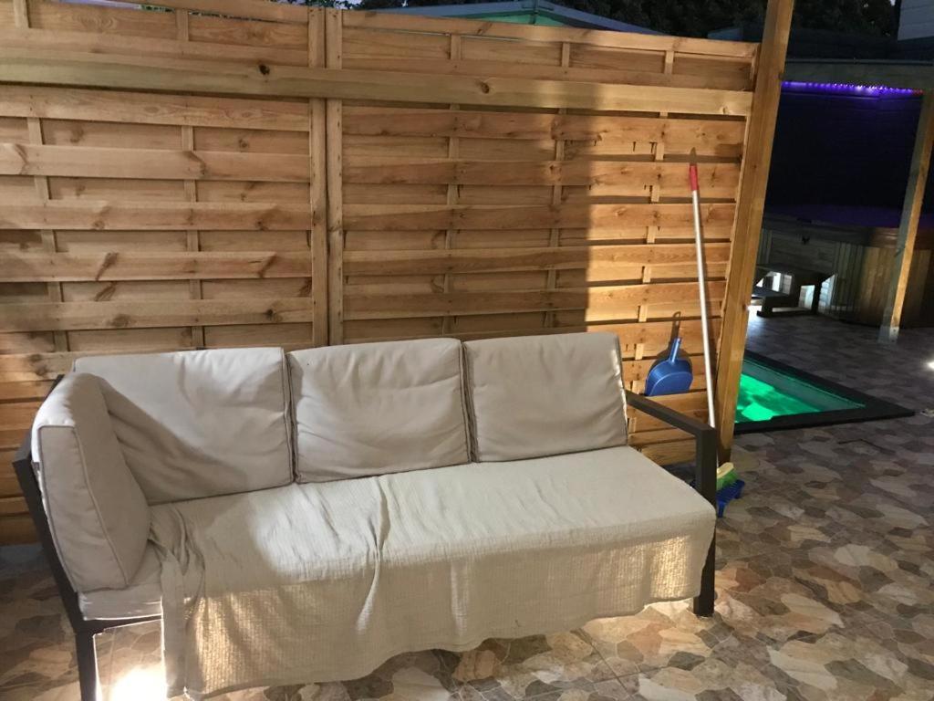 Nicole Residence Avec Piscine Chauffee & Jacuzzi سانت أندريه المظهر الخارجي الصورة