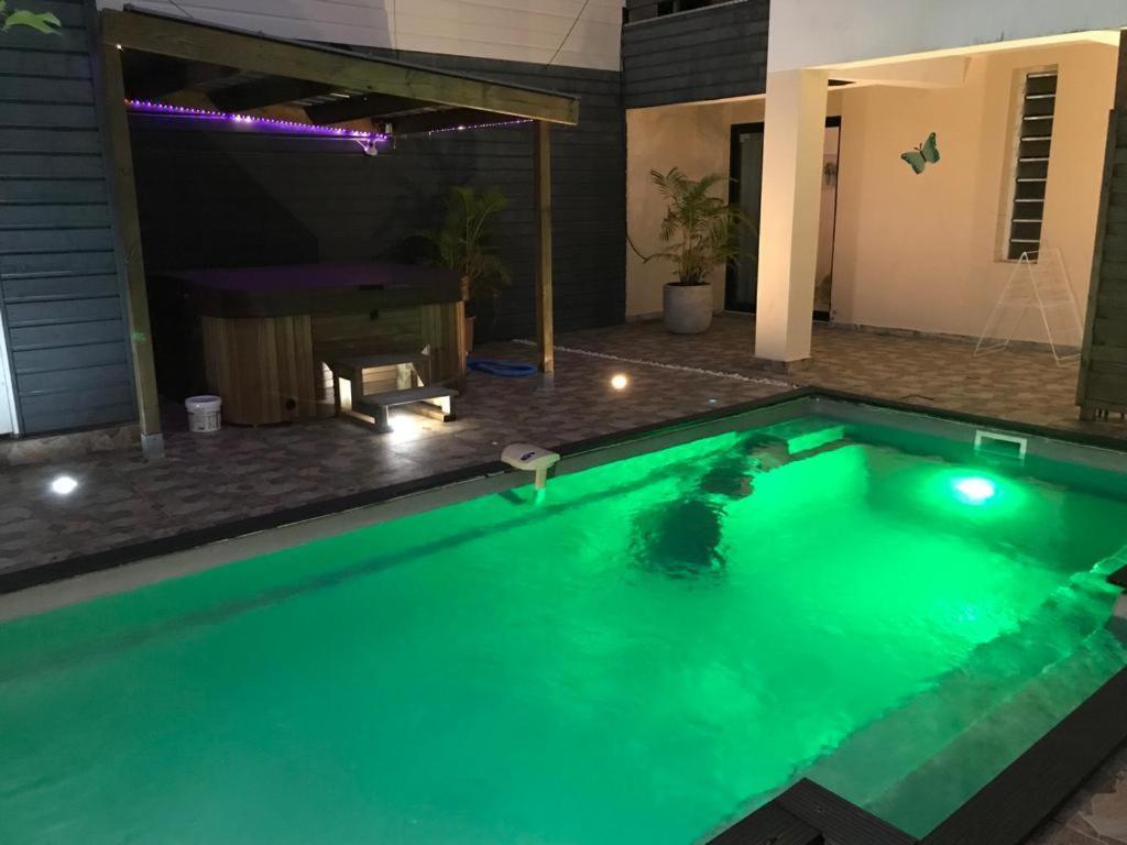 Nicole Residence Avec Piscine Chauffee & Jacuzzi سانت أندريه المظهر الخارجي الصورة