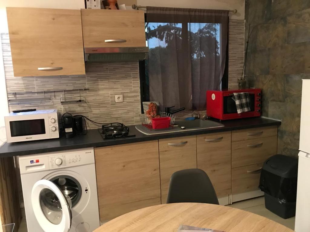 Nicole Residence Avec Piscine Chauffee & Jacuzzi سانت أندريه المظهر الخارجي الصورة